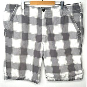 Distillery Apparel Plaid Chino Shorts Men Size 42 Gray Plaid Pockets Casual Golf